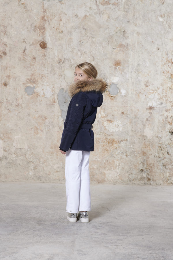 Детская куртка для девочки W20-1003-JRGL/A (с искусственным мехом) - фото 3