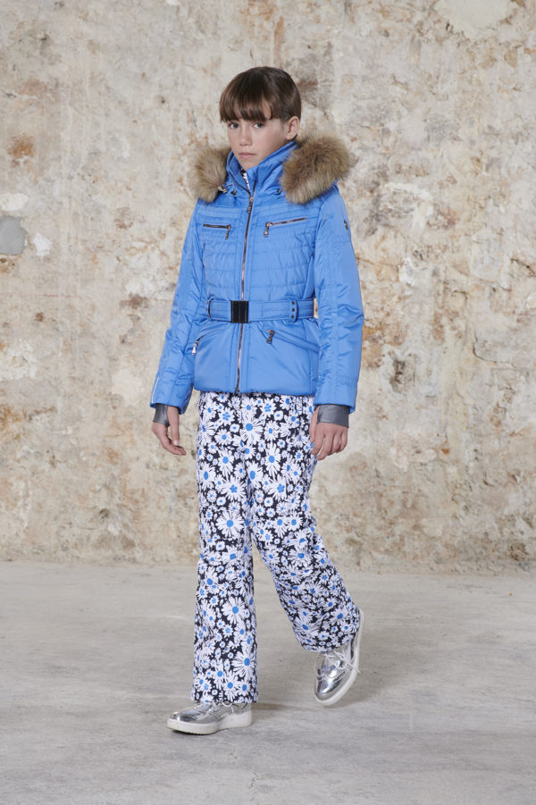 Детская куртка для девочки W20-1002-JRGL/A (с искусственным мехом) - фото 4